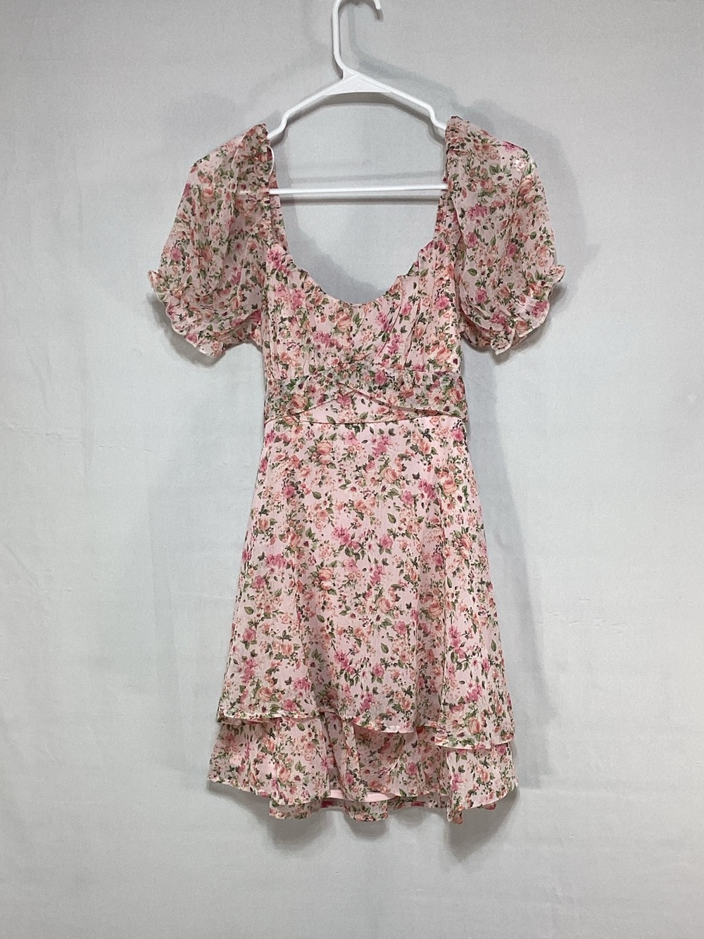 NWT Allison & Kelly Medium Romantic Pink Floral Dress with Puff Sleeves